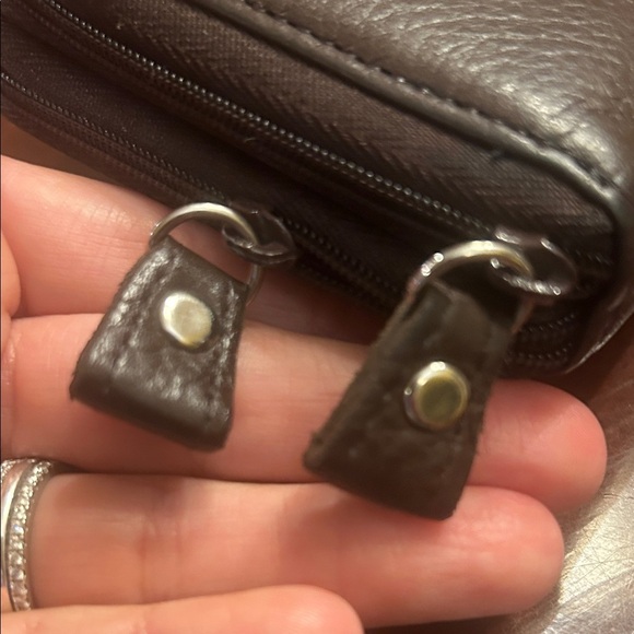 Liz Claiborne Brown Leather Wallet - Picture 3 of 10